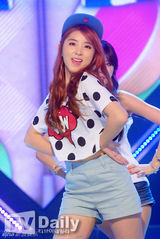 组图：SJ-M成员Henry热唱 EXO秀劲爆狼舞