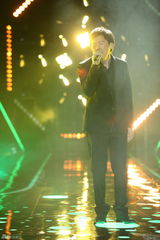 组图：《歌手2》韩磊玩饶舌韦唯嗲嗲音