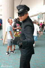 幻灯图集：漫展街拍 “山寨周杰伦”和僵尸人亮相