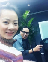 组图：华少爱子照片曝光 5岁米乐活泼可爱