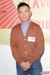 组图：杜汶泽为公益而裸 床战女优身心俱疲