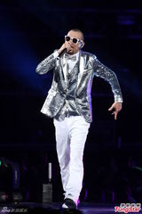 组图：人妻关颖后体位骚夹热狗 嘟嘴激吻