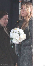 组图：《绯闻女孩》浪漫婚照 BC终成眷属