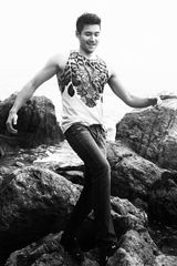 组图：胡兵帅气封面演绎四十而立新牛仔