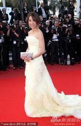 幻灯图集：乔治-卢卡斯杨紫琼捧场《华尔街2》首映