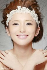 高清组图：肖雨雨全新写真 靓丽妆容尽显春意浓浓