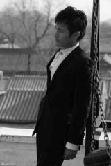 高清图：耿乐写真展型男多面 黑白色调突显艺术底蕴