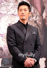 组图：SBS新剧《树大根深》发布会 韩石圭张赫现身