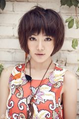 组图：邓家佳演绎单车女孩 带来夏末为至的清凉