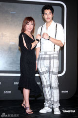 幻灯图：蓝正龙称只想专心演戏 与王怡仁很少联络 