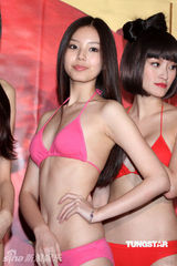 幻灯图：林志玲助阵模特公司开工 泳装环节趣味十足