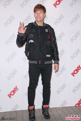 组图：金钟国女粉丝多惊讶 不敢挑战成龙甄子丹