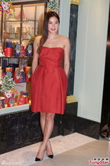 组图：乐基儿性感低胸 拒贺前夫黎明生日