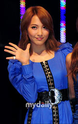 组图：韩女子组合Kara新专辑发布 超短裙性感俏丽