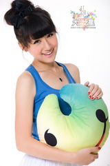 高清图：《大运之星》十二强和大运吉祥物合影