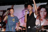 组图：谭咏麟助阵新人陈嘉嘉新专辑迷你音乐会