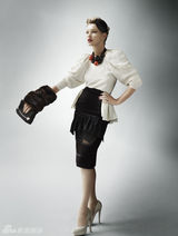 高清图：超模莫斯《vogue》大片 娇艳玫瑰魅惑吐芳