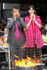 幻灯图：林志玲助阵模特公司开工 泳装环节趣味十足