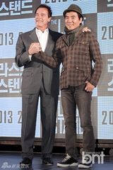 组图：施瓦辛格金知云出席《背水一战》记者会