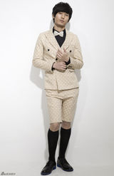 组图：成毅时尚潮男写真变波点控