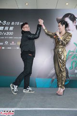 组图：关淑怡为子献唱 谭咏麟周慧敏同台助阵