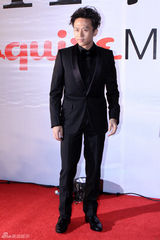 组图：邓超获年度电影男演员奖 感言孙俪帮夫助事业