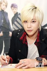 组图：男团M.pire举行第二张单曲签名会