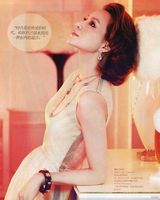 组图：董卿时尚封面大片绽放自信笑容