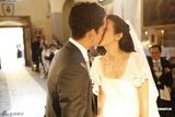 高清图：莫文蔚佛罗伦萨完婚 新人轻吻显浪漫