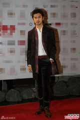 组图：吴奇隆光棍节不谈爱 刘诗诗身体亮红灯