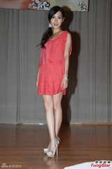 组图：黄日华否认劝苗侨伟过档 夸新公司人性化