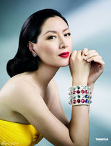 高清组图：王菲刘嘉玲舒淇入选香港美人展美态 