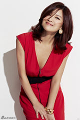 组图：曹曦文熟女系写真 笑容温暖女人味足