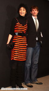 组图：名牌时装秀巩俐秀豪乳 张柏芝雍容华贵