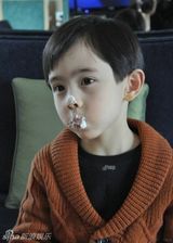 组图：中美混血小帅哥被称林志颖尼坤结合体