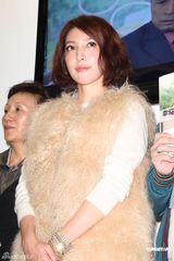 组图：杨谨华签售新剧写真 涉嫌抄袭韩剧