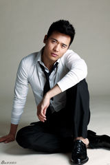 组图：高云翔最新写真曝光 阳光型男展现自信魅力