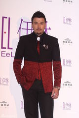 组图：林嘉绮爆乳成台湾模特公司年会焦点