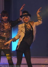 组图：苍井空热舞助阵沈阳夜店开业吐舌卖萌