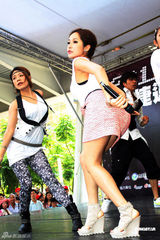 组图：萧亚轩担任评审秀热舞 自曝年底发新专辑