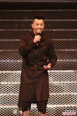 组图：黄伟文梁汉文助阵SHINE火热演唱会