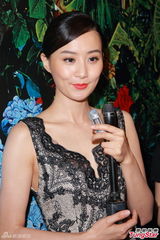 组图：陈法拉黑色蕾丝装现身 文咏珊等待缘分