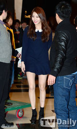 组图：GirlsDay开签名会 时尚休闲搭配有特色