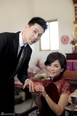 组图：Ella订婚宴现场图曝光 大花轿喜庆阿雅送祝福