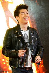 组图：《城市游戏》发预告 窦骁渴望拍武侠片