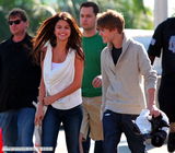 贾斯汀比伯与戈麦斯恋情升温 小正太高调秀恩爱(图)