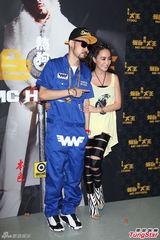 组图：人妻关颖后体位骚夹热狗 嘟嘴激吻