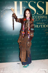 高清图：伏明霞携夫出席颁奖礼 谢杏芳诠释成功女性