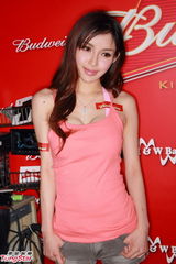 高清组图：女星齐集比基尼派对 众嫩模争妍斗丽