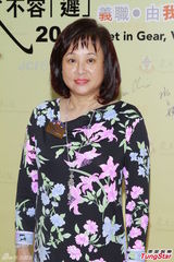 组图：陈婉珍出席活动 二女传情变问题拒受访